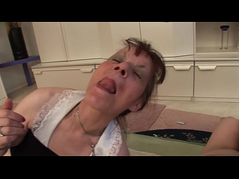 ❤️ Zwei Großmütter und ein Großvater haben einen Dreier ❤ Anal video bei uns ❤