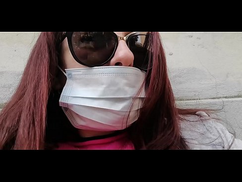 ❤️ Nicoletta rächt sich an ihrem Nachbarn und pinkelt in seine Garage (Special Covid19 Italian Quarantine) ❤ Anal video bei uns ❤