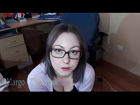 ❤️ Sexy Girl mit Brille saugt Dildo tief vor der Kamera ❤ Anal video bei uns ❤