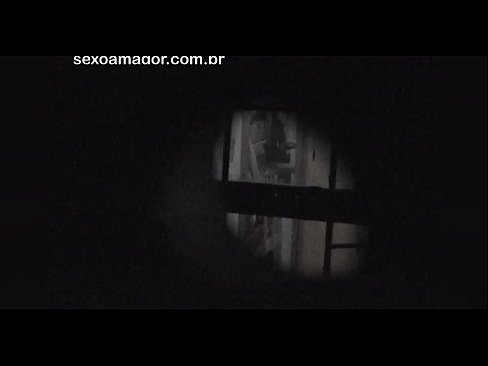 ❤️ Blondie wird heimlich von einem Voyeur aus der Nachbarschaft gefilmt, der sich hinter Hohlblocksteinen versteckt ❤ Anal video bei uns ❤